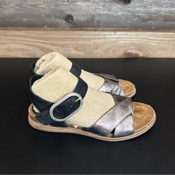 Sofft Women’s Size 8 M Bayo‎ Black Gray Leather Buckle Buckle Strap Sandals - Picture 4 of 10